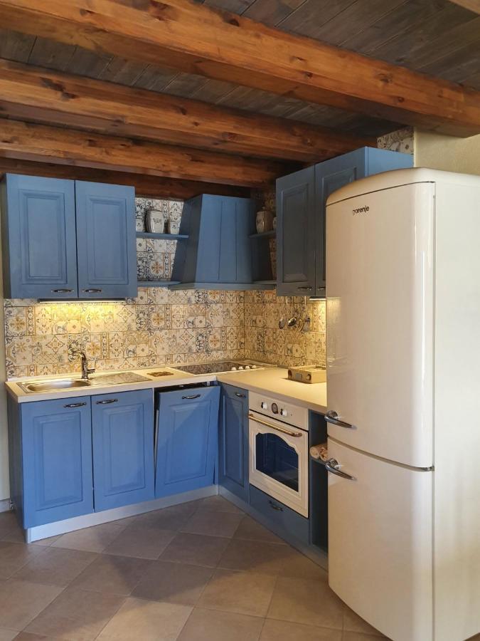 House Tuna Ustrine Exterior photo